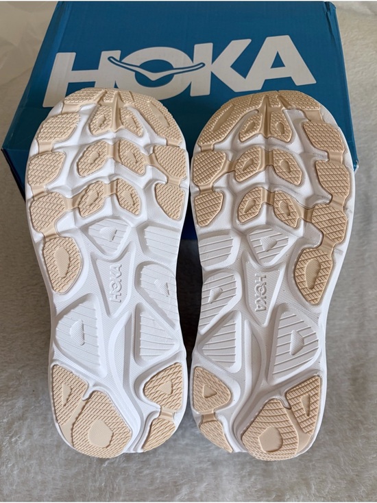 Hoka Clifton 10 Men’s Black Athletic Shoe with Rose Gold Logo Sz 9.5 main image 7